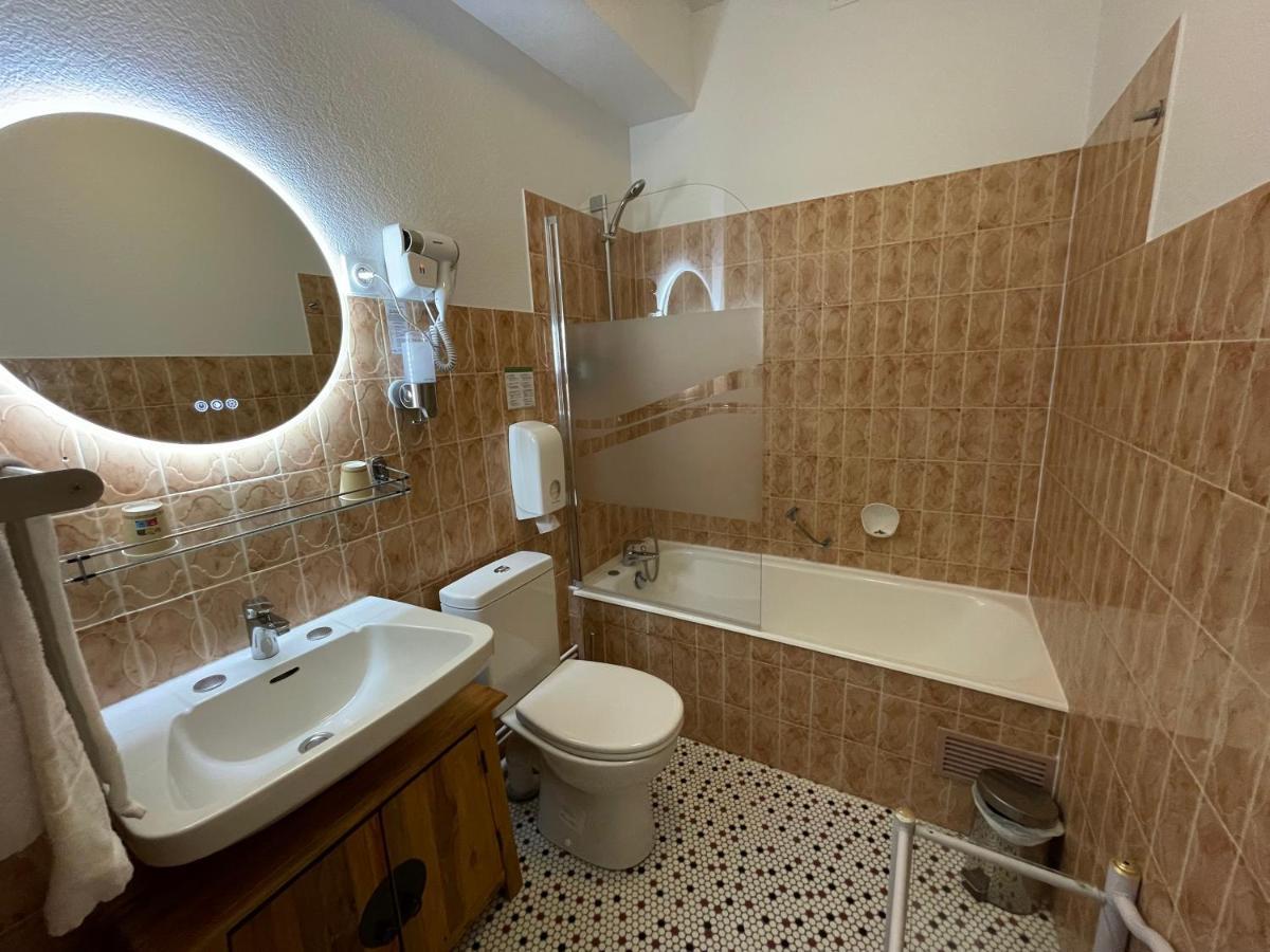 Balzac Hotel Restaurant Fougères المظهر الخارجي الصورة